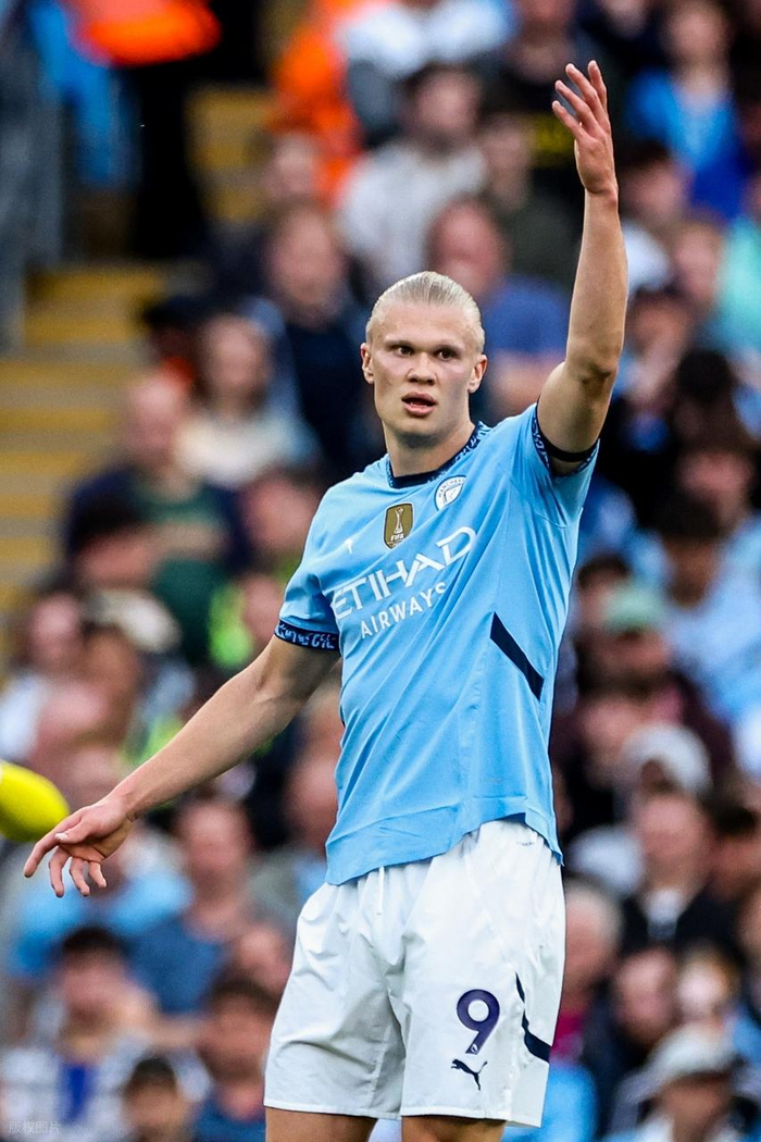 星空官方网站 -赛前体能课后；曼城止住颓势备战全明星赛；质疑声仍在；年轻球员得到机会(卢顿2比6曼城比赛集锦)