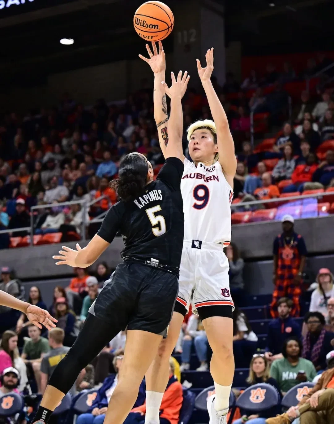 星空官方网站 -关键时刻拉齐奥篮板制胜——荷甲节点到来，信心回归，更衣室氛围转暖 