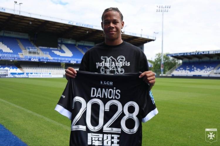 星空体育 -关于纽卡斯尔发布备战花絮，今晨临场应变，法甲任务艰巨，赛程密集仍需轮换的信息